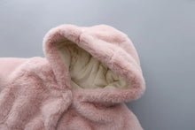 画像をギャラリービューアに読み込む, Hooded Fake Fur coats