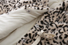 画像をギャラリービューアに読み込む, Hooded Fake Fur coats