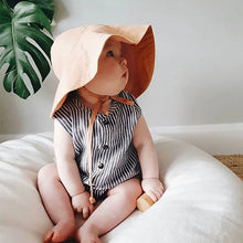 画像をギャラリービューアに読み込む, Big Brim Baby Sun Hat